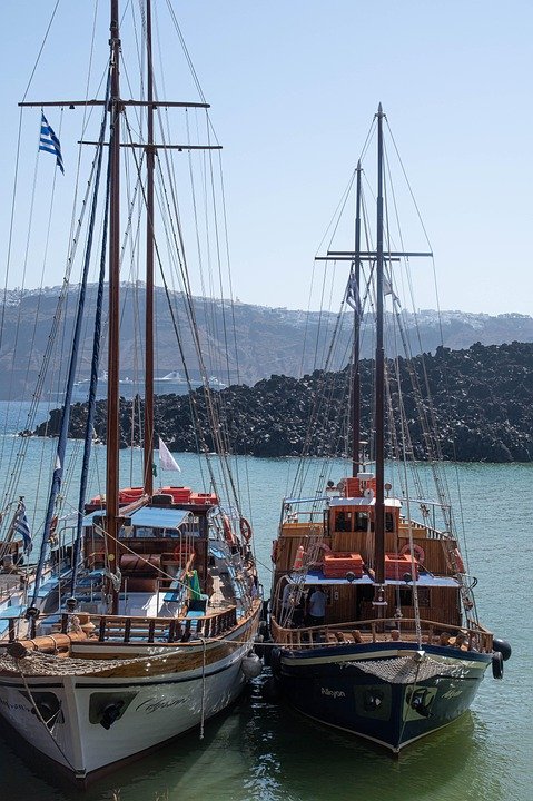 Visiter les cyclades en bateau : guide pratique et astuces